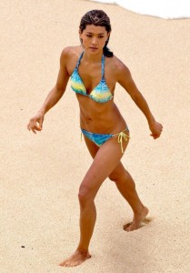 Same picture of Grace Park but cut further back, I think. People love to edit Grace Park pictures.